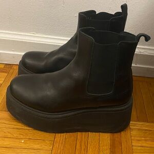 Steve Madden Dorthy Booties in Black